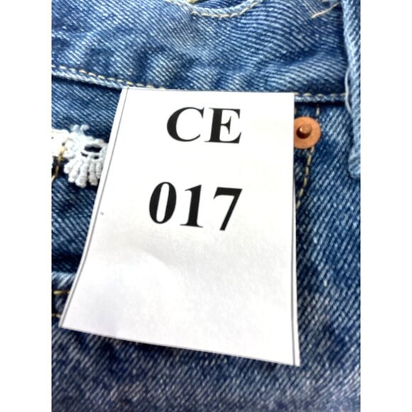 Levi’s Girls Shorts Jean 5 pocket Lace Hem Med Wash Size 10 R - Picture 7 of 7